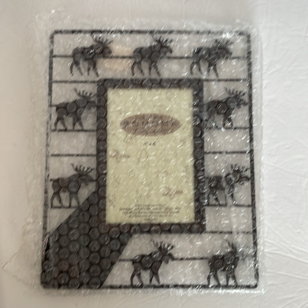 Sonoma home goods 4x6 picture frame with moose on wire around the frame NIB - Picture 8 of 9